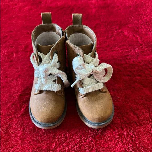 Cat & Jack Lace up Toddler Combat Boots - Picture 2 of 4